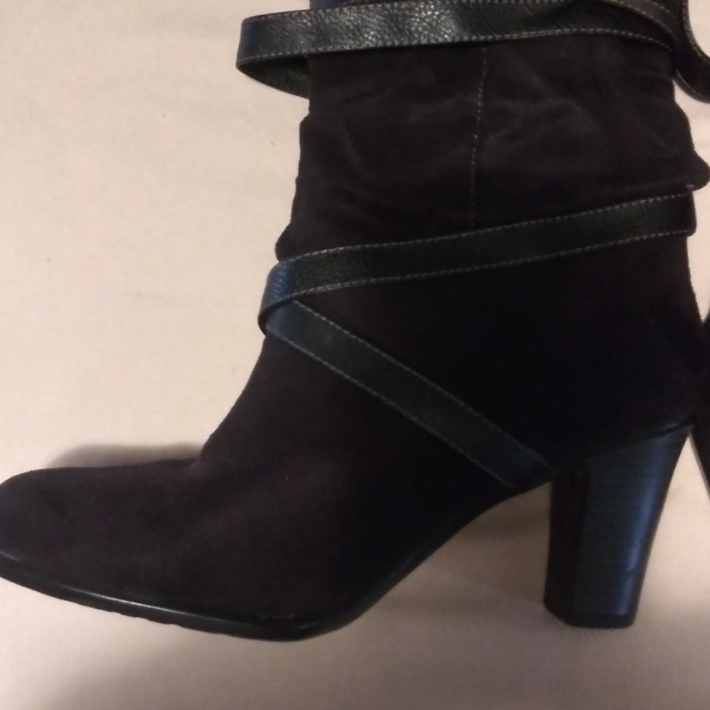 Black short ankle boots